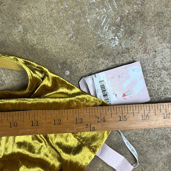 Avec Les Filles Gold Velvet halter long dress
Size: 2 - Picture 6 of 6